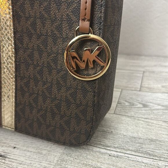 Michael Kors Jet Set Travel Metallic Messenger Bag NWT - Picture 8 of 16